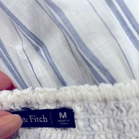 Abercrombie & Fitch White and blue light dress with embroidered details - Picture 5 of 9